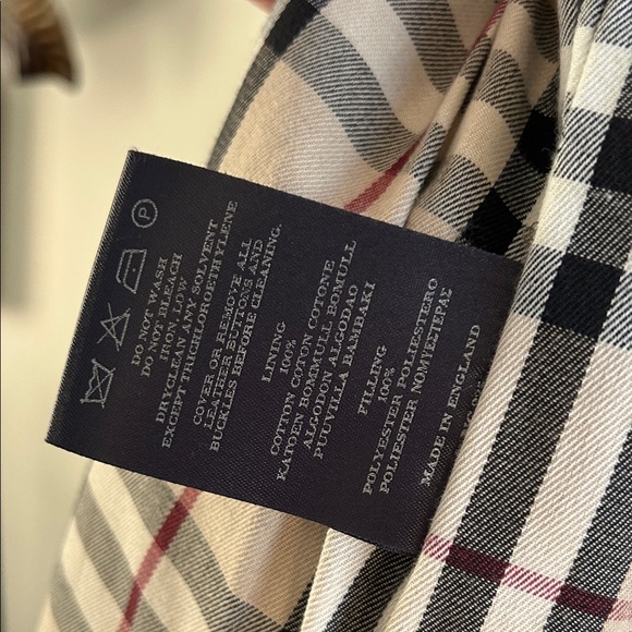 Burberry Quilted Jacket with Nova Check Lining - Picture 7 of 10